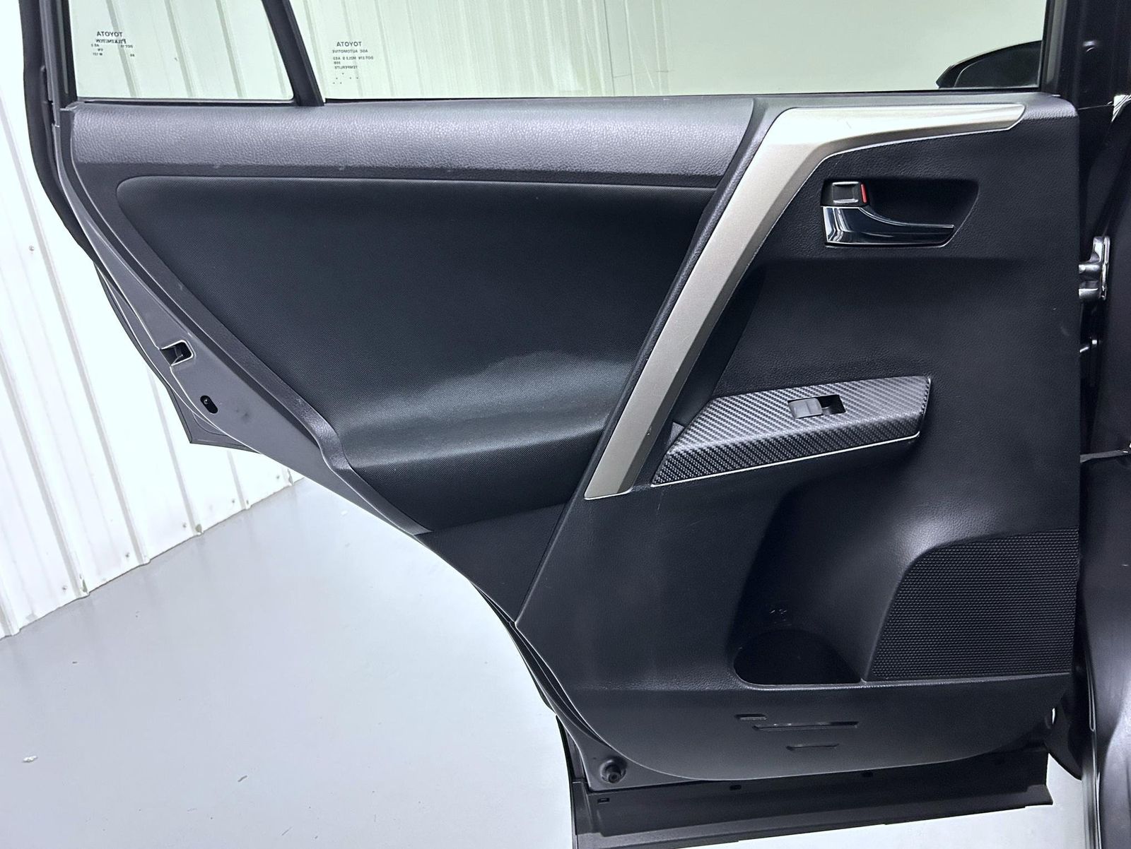 2015 Toyota RAV4 XLE photo 20