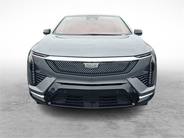 2025 Cadillac Optiq Luxury photo 2