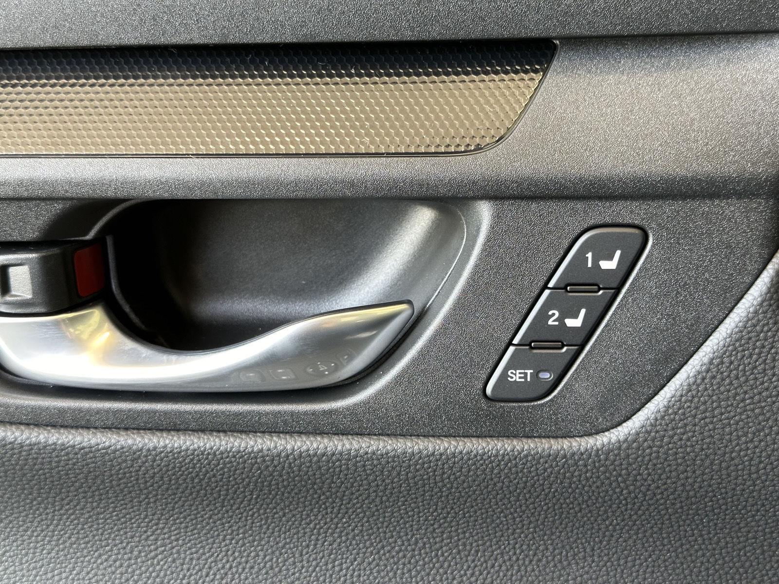 2025 Honda CR-V Hybrid Sport-L photo 19