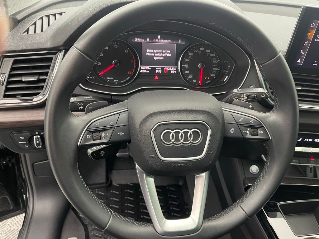 2022 Audi Q5 45 S line Premium photo 2