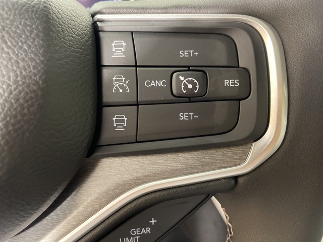 2025 Jeep Wagoneer L Series II photo 23