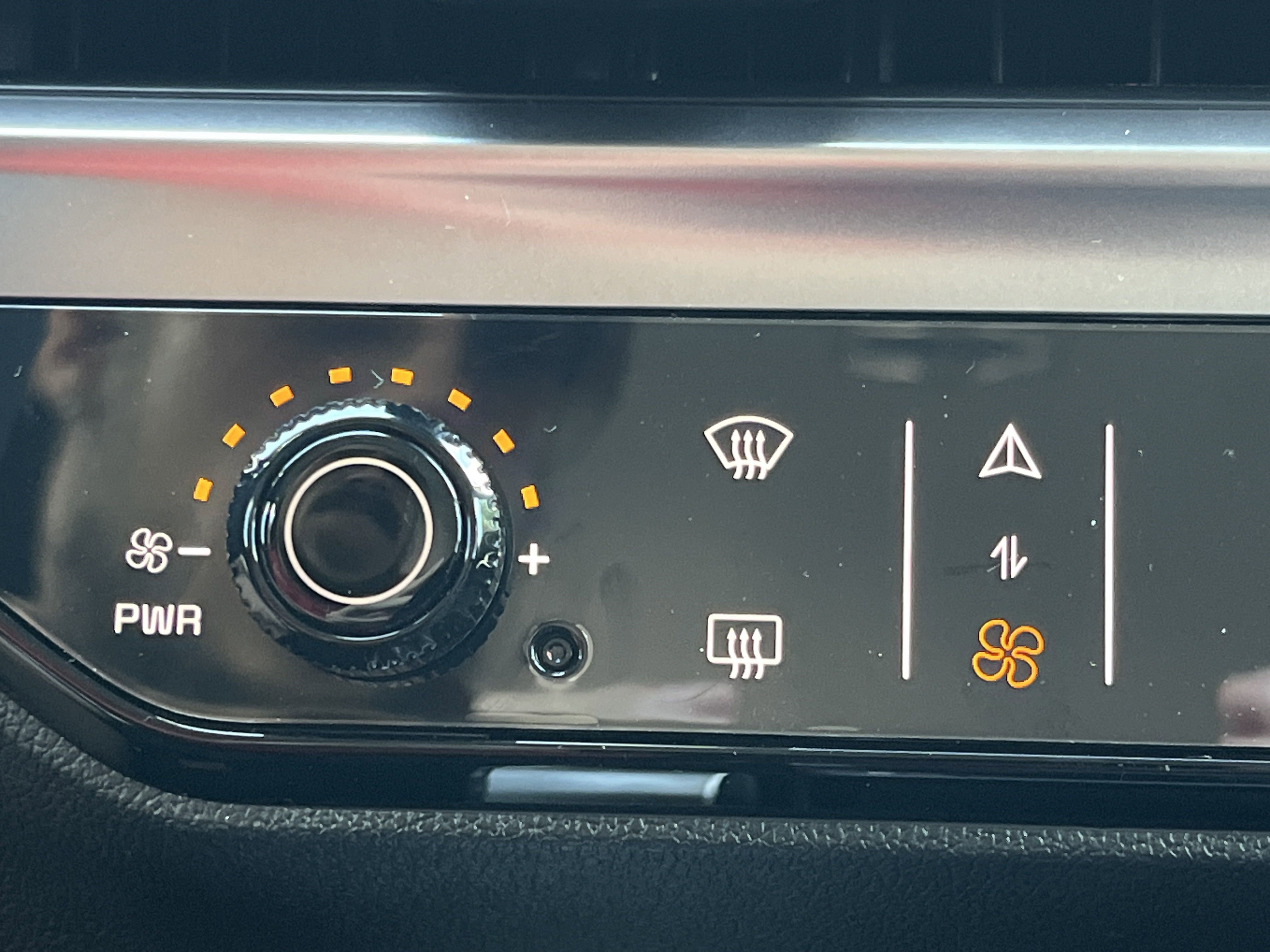 2025 Kia Sorento LX photo 4