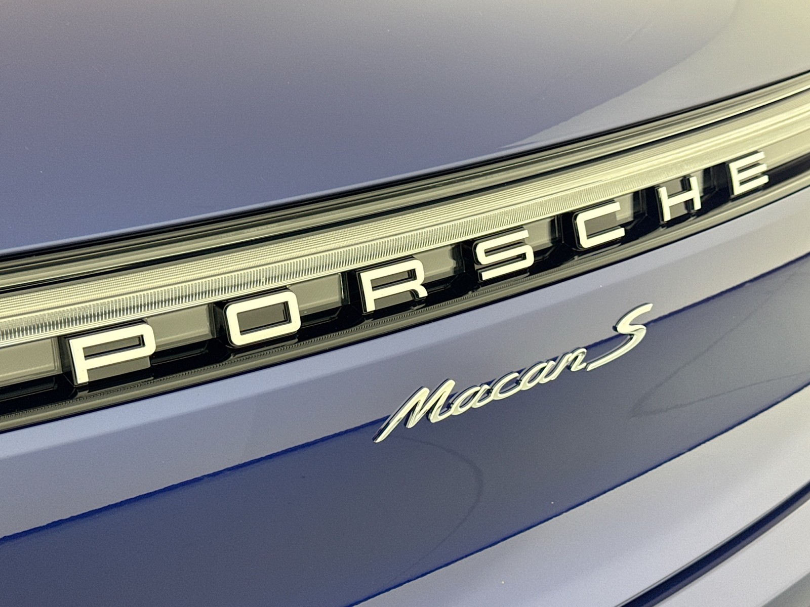 2025 Porsche Macan S photo 25