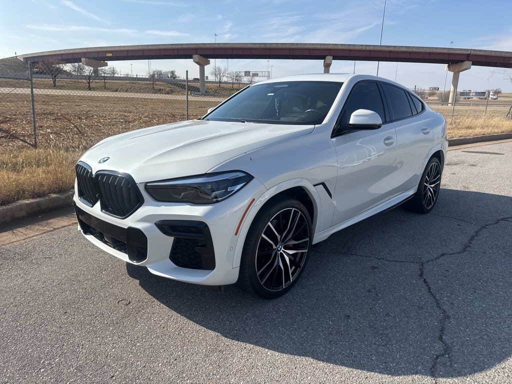 2023 BMW X6 40i's photo