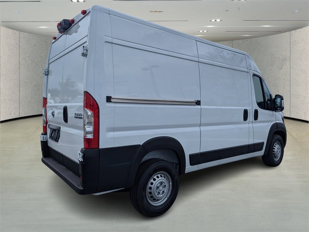 2025 Ram 1500 Tradesman photo 4
