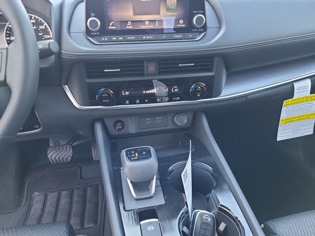 2026 Nissan Rogue SV photo 15