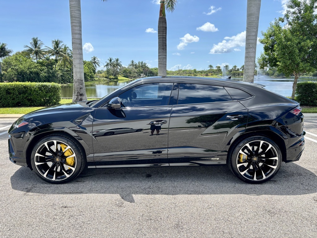 2024 Lamborghini Urus S photo 10