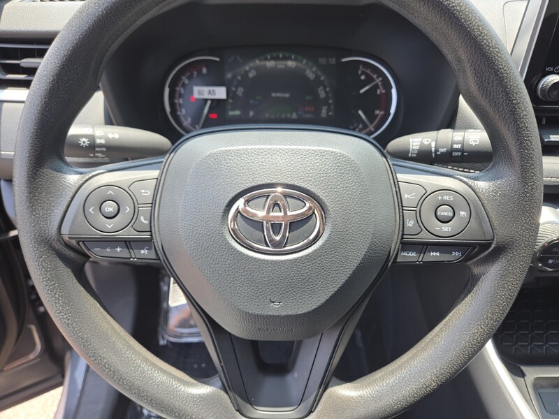 2024 Toyota RAV4 XLE photo 15