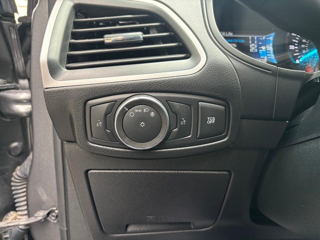 2022 Ford Edge SEL photo 18