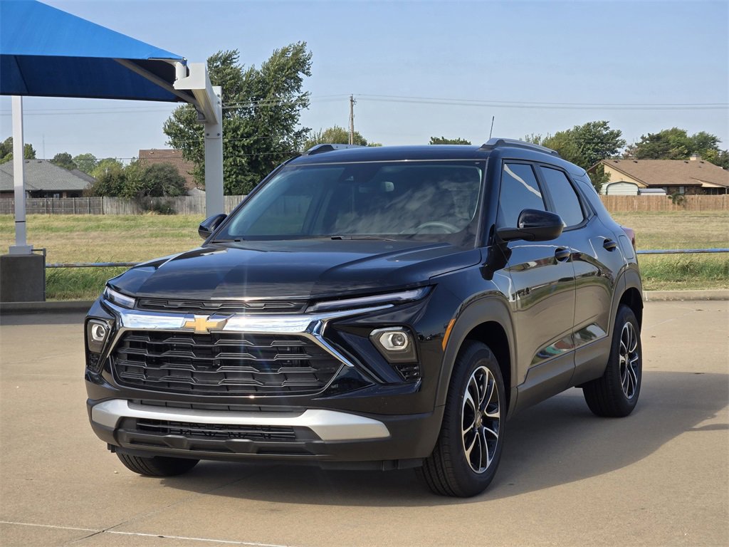 2026 Chevrolet Trailblazer LT photo 2
