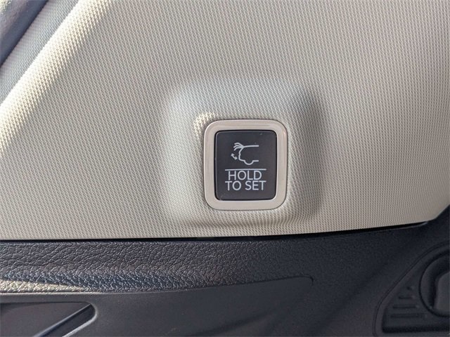 2023 Jeep Grand Cherokee Limited photo 13