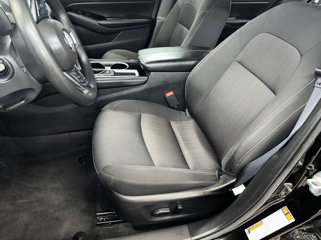 2023 Nissan Altima 2.5 SV photo 2