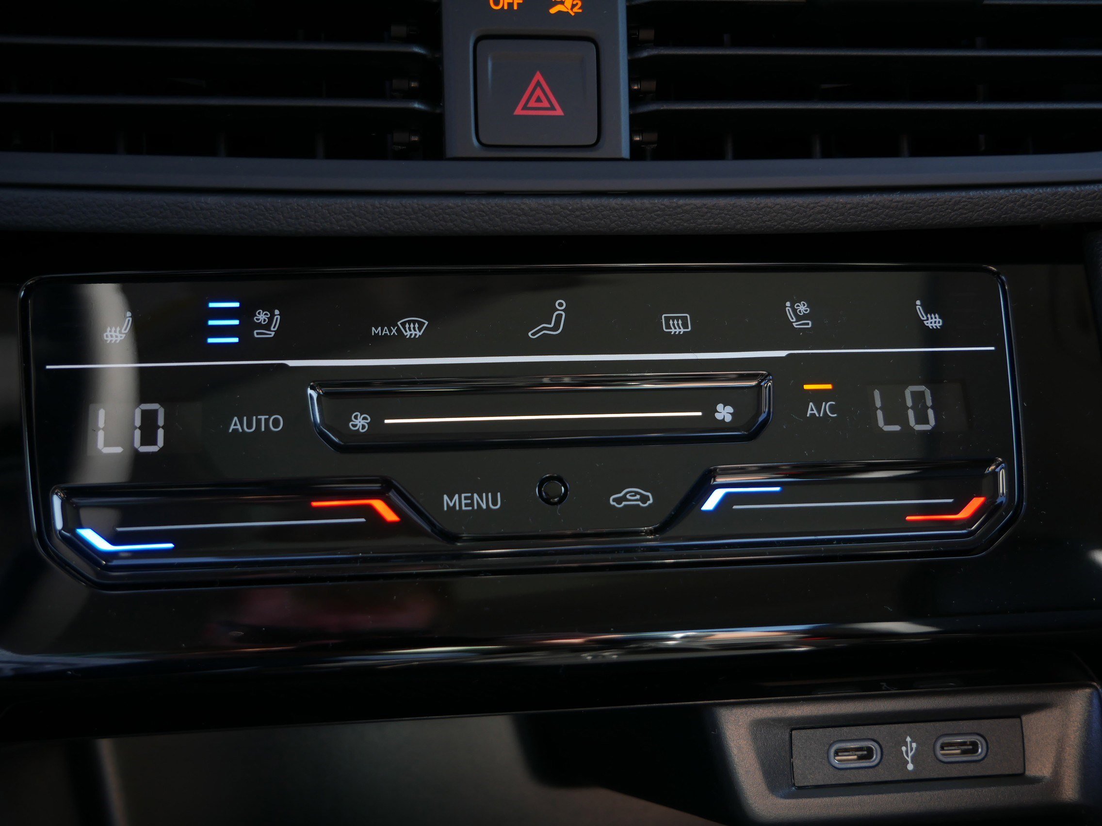 2025 Volkswagen Jetta SEL photo 8