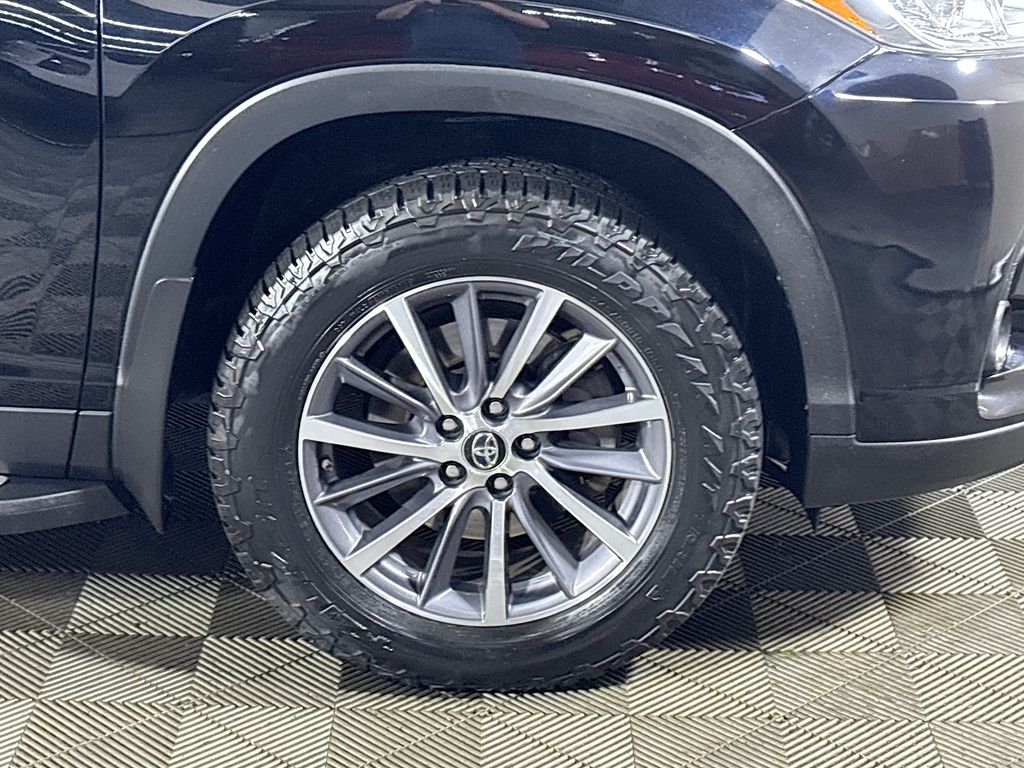 2019 Toyota Highlander XLE photo 19