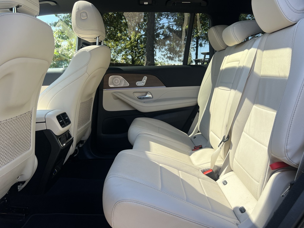 2024 Mercedes Benz GLS 450 4MATIC photo 11