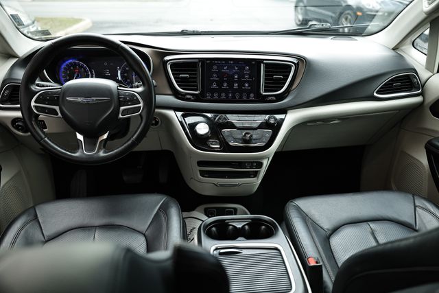 2019 Chrysler Pacifica Touring Plus photo 23