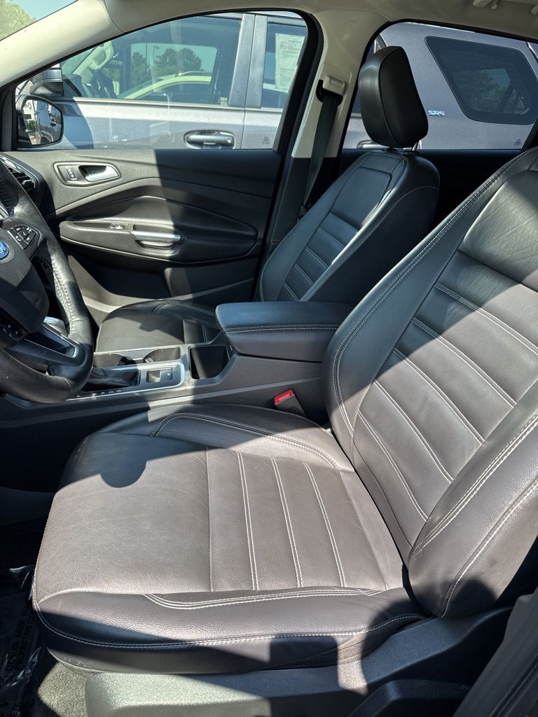 2019 Ford Escape Titanium photo 15