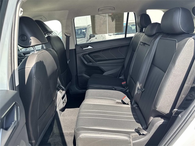 2022 Volkswagen Tiguan SE photo 12
