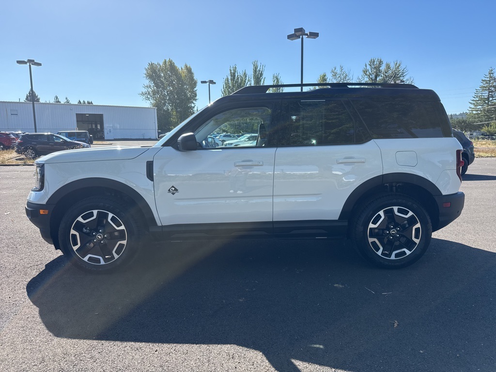 2021 Ford Bronco Sport Outer Banks photo 2