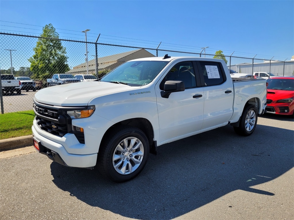 2022 Chevrolet Silverado 1500 Custom photo 2