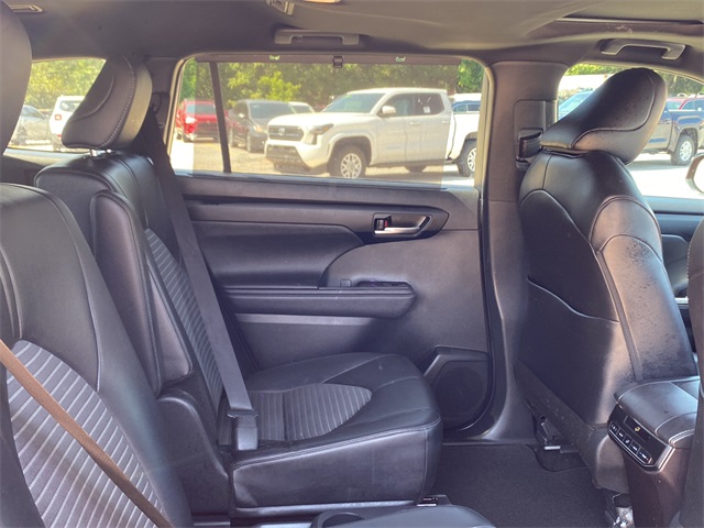 2024 Toyota Highlander XSE photo 12