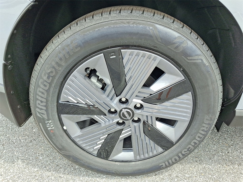 2025 Nissan Murano SL photo 2