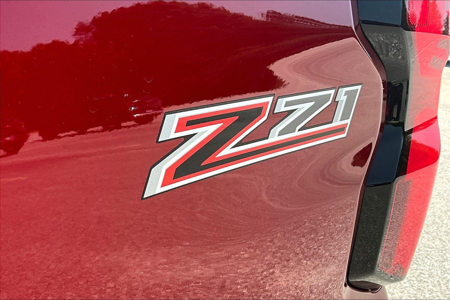 2025 Chevrolet Colorado Z71 photo 9