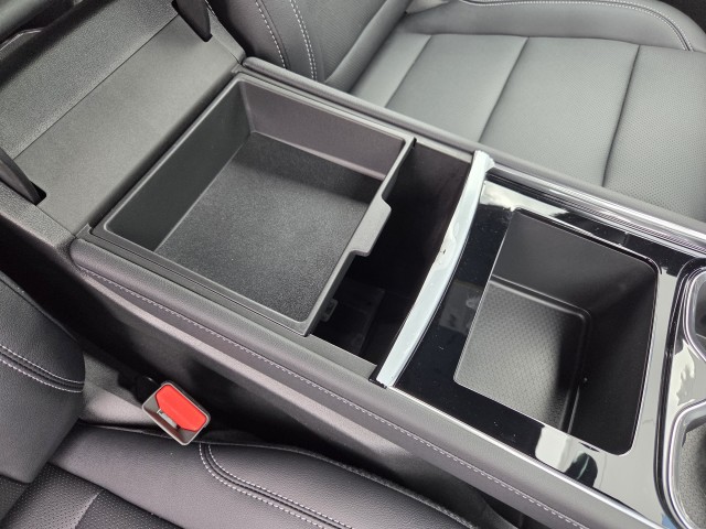 2026 Chevrolet Traverse photo 32