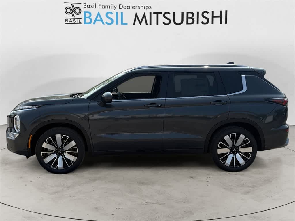 2025 Mitsubishi Outlander SEL's photo
