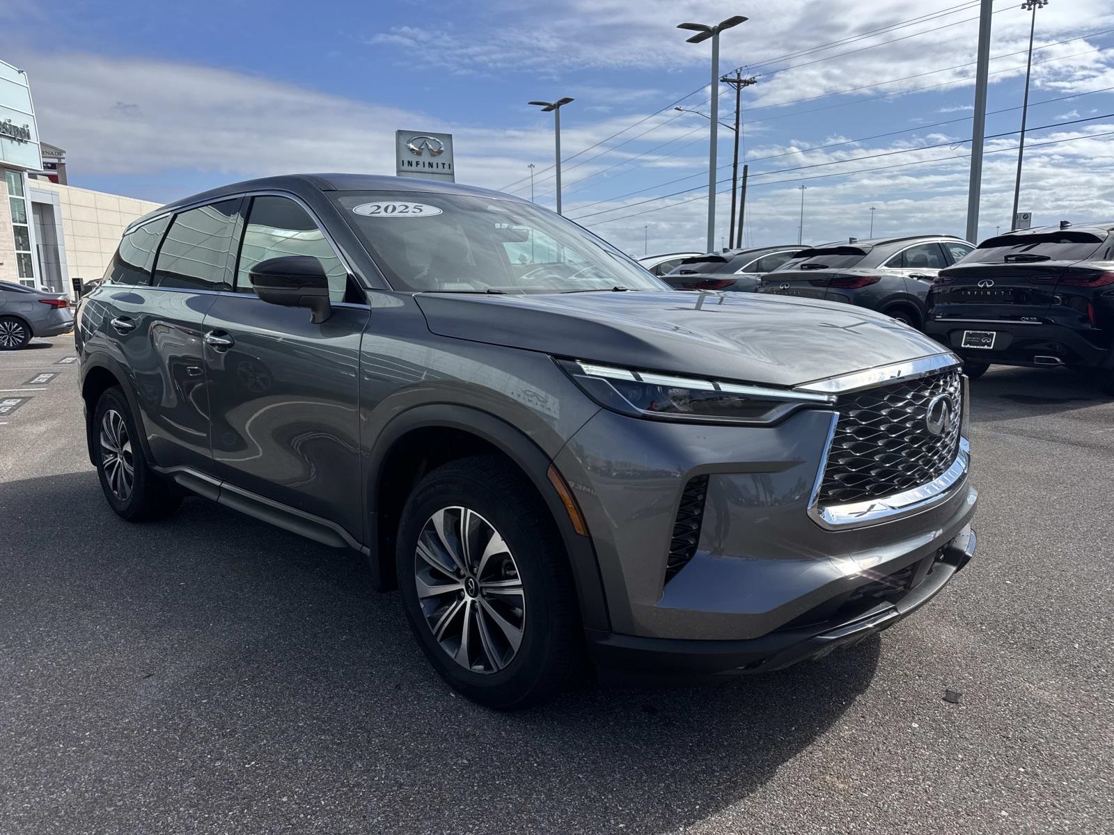 2025 Infiniti QX60 Pure photo 2