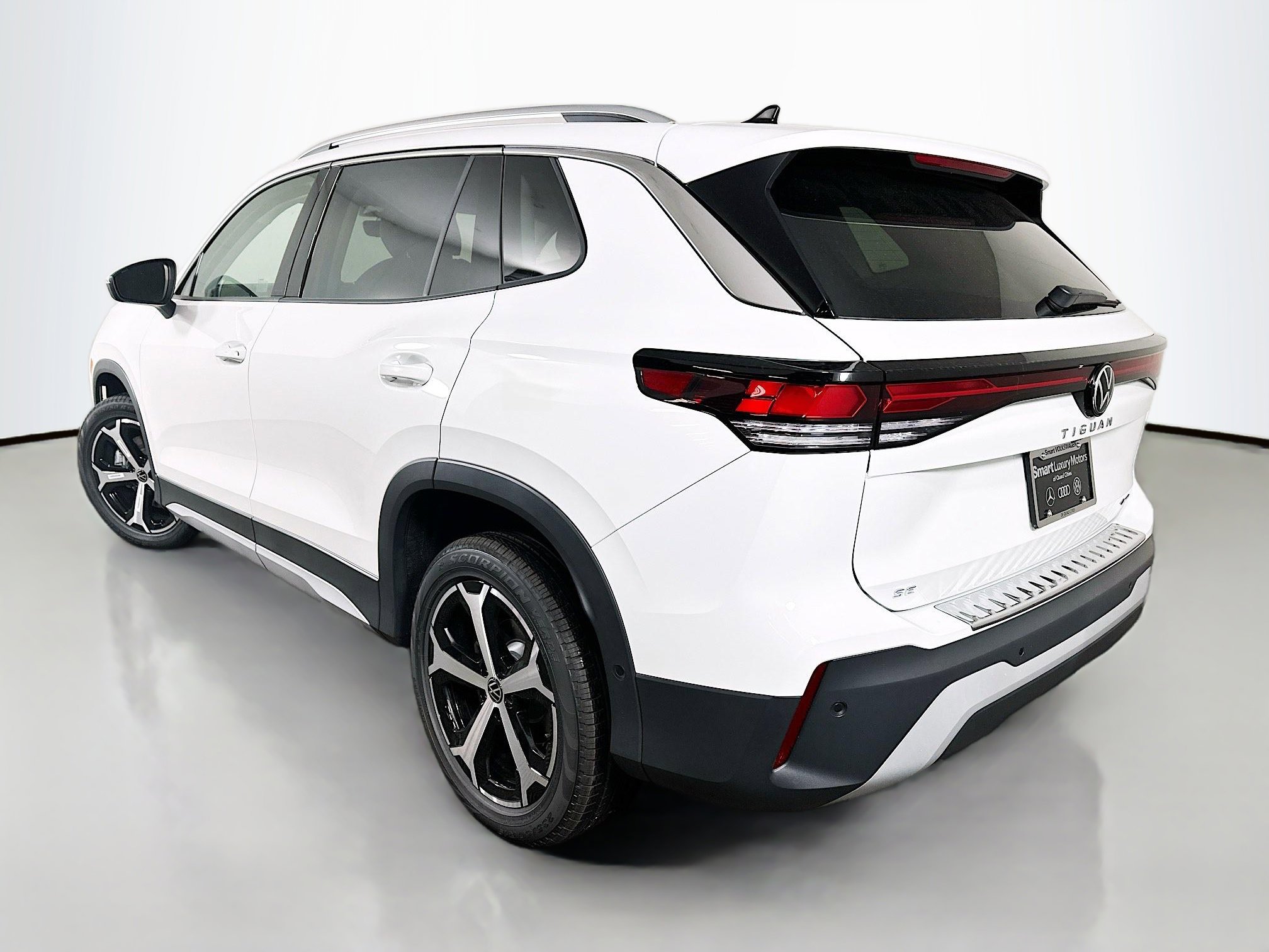 2025 Volkswagen Tiguan SE photo 3