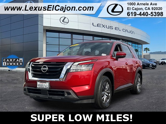 2022 Nissan Pathfinder SV's photo