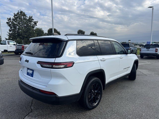 2024 Jeep Grand Cherokee Altitude photo 6