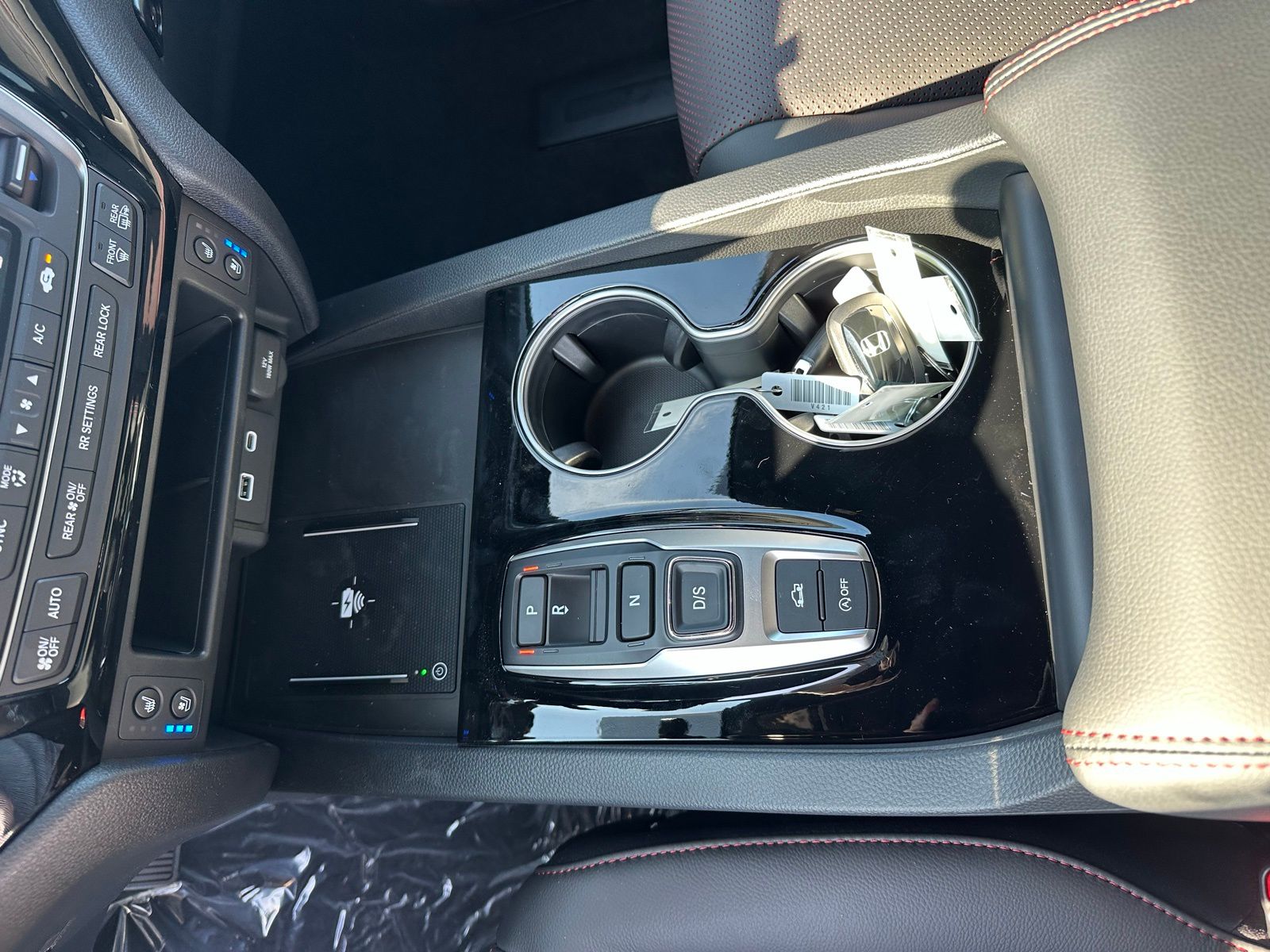 2025 Honda Ridgeline Black Edition photo 17