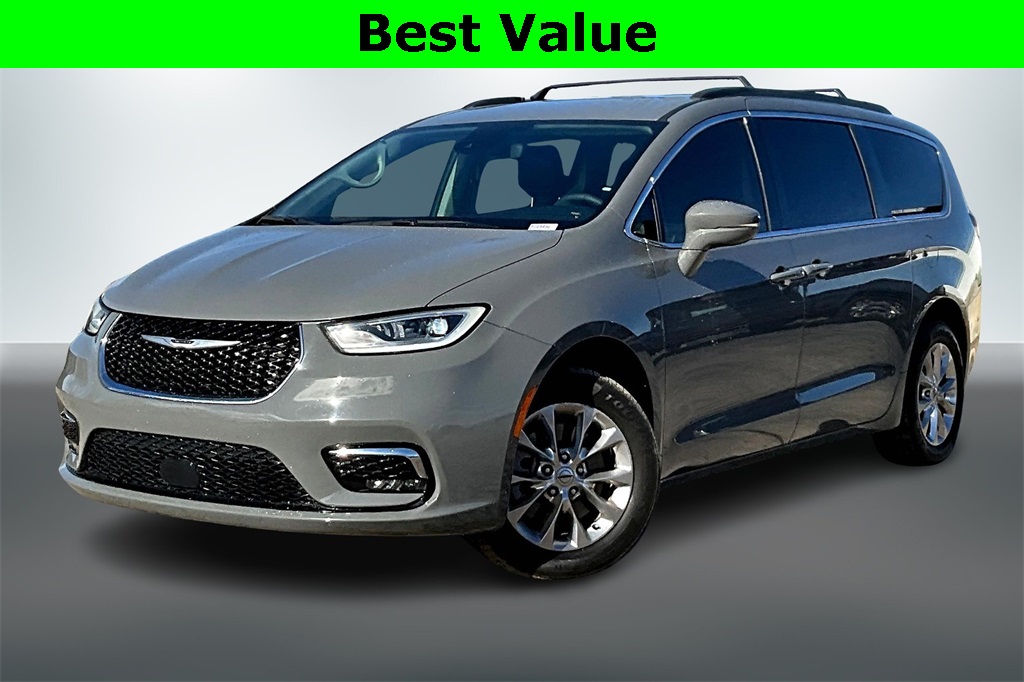 Used 2022 Chrysler Pacifica Touring L with VIN 2C4RC3BG3NR209496 for sale in Kansas City