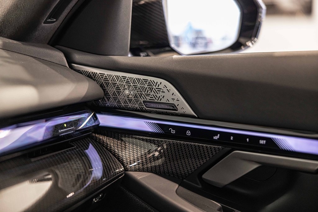 2025 BMW M5 - Image 29