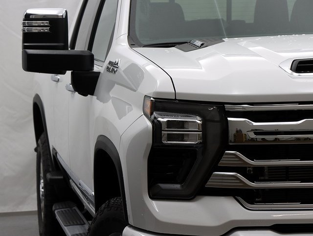 2025 Chevrolet Silverado 2500HD High Country photo 4