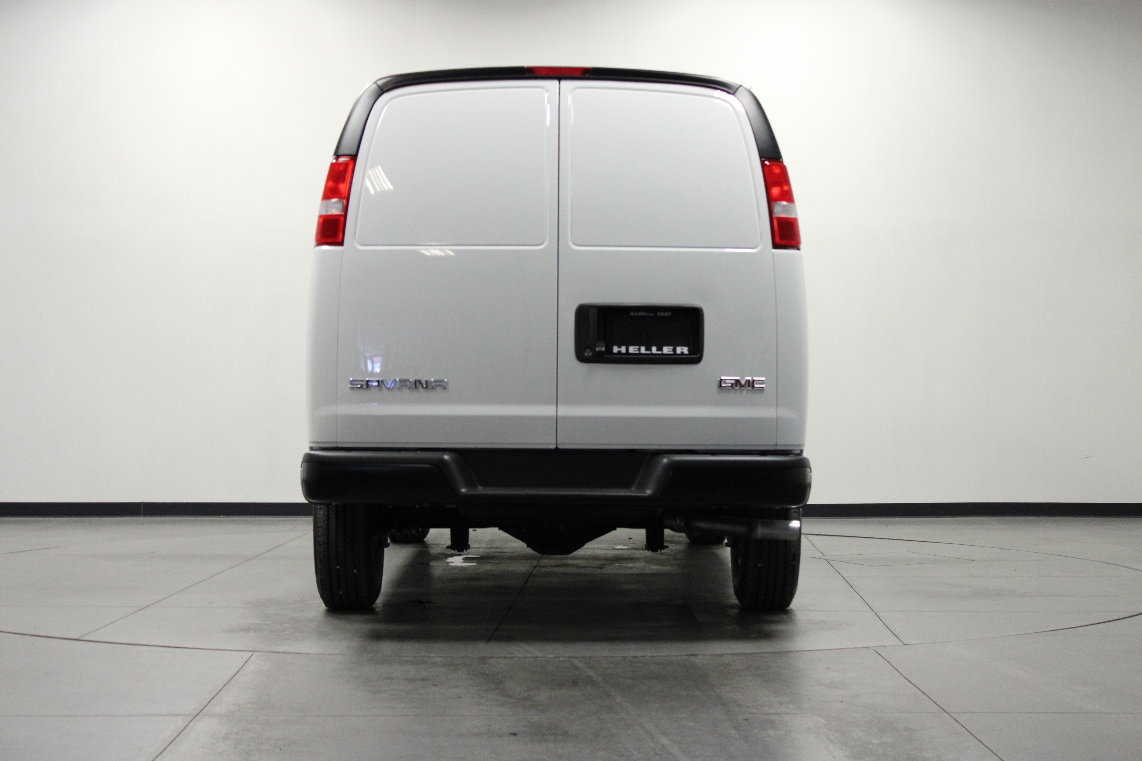 2025 Gmc Savana Cargo 2500 photo 4