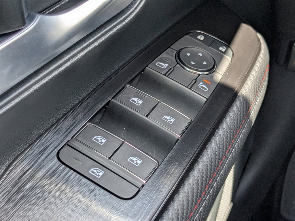 2025 Nissan Kicks SR photo 20