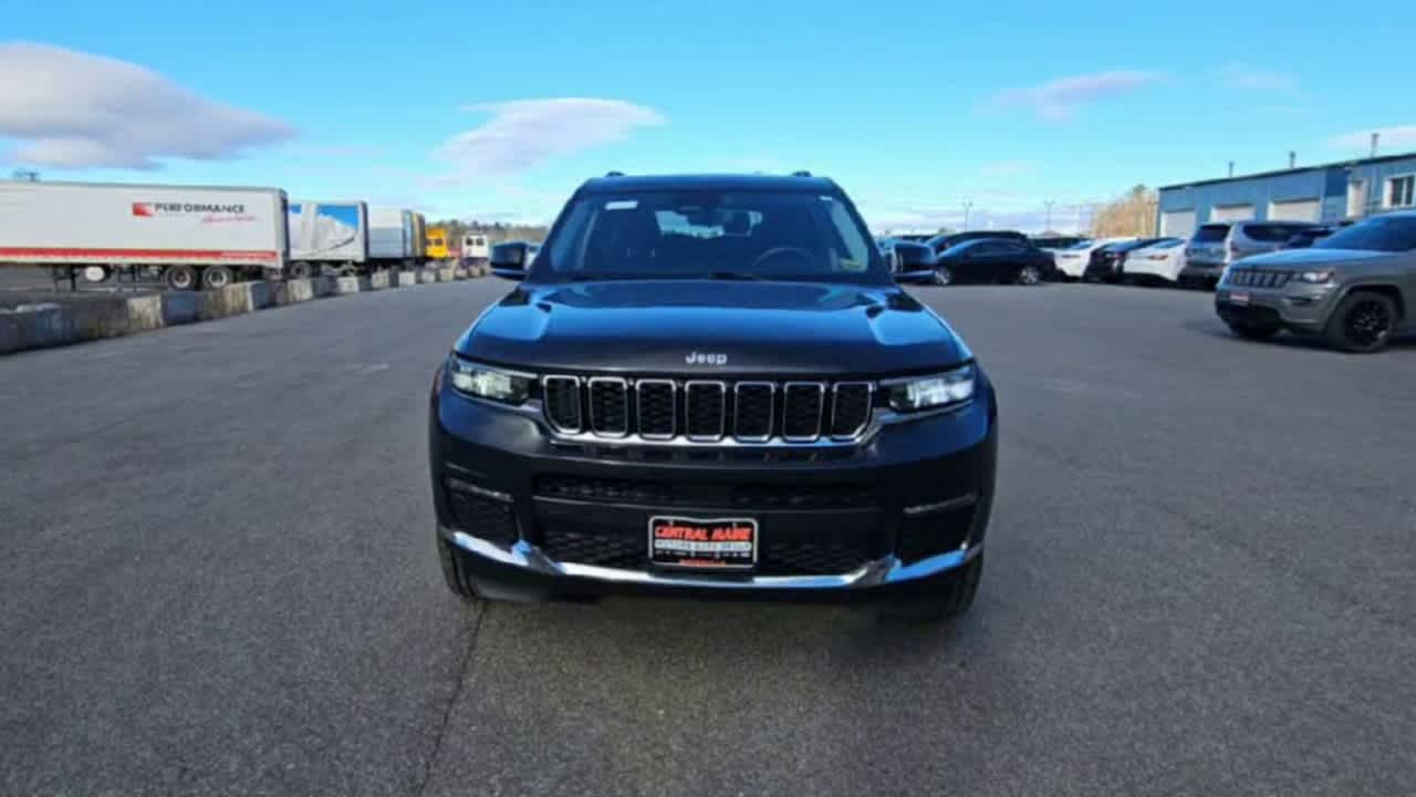 2023 Jeep Grand Cherokee Limited photo 3