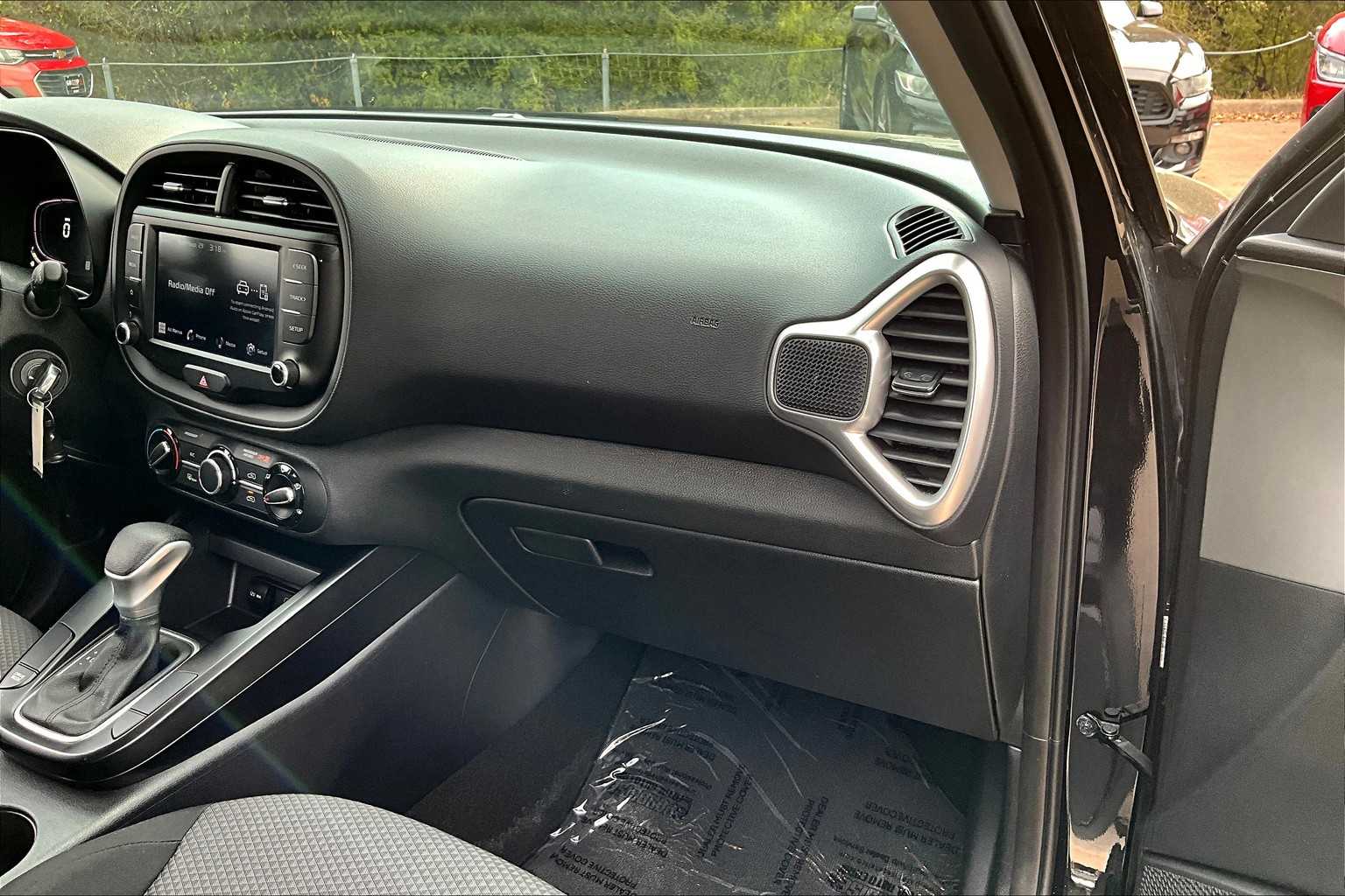 2023 Kia Soul LX S photo 16