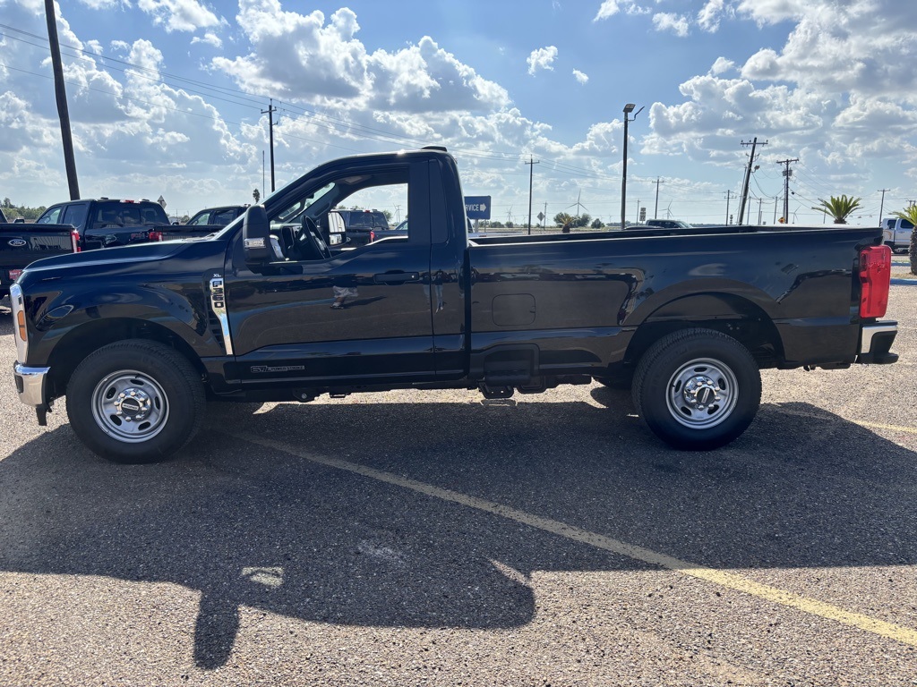 2026 Ford F-350 XL photo 4