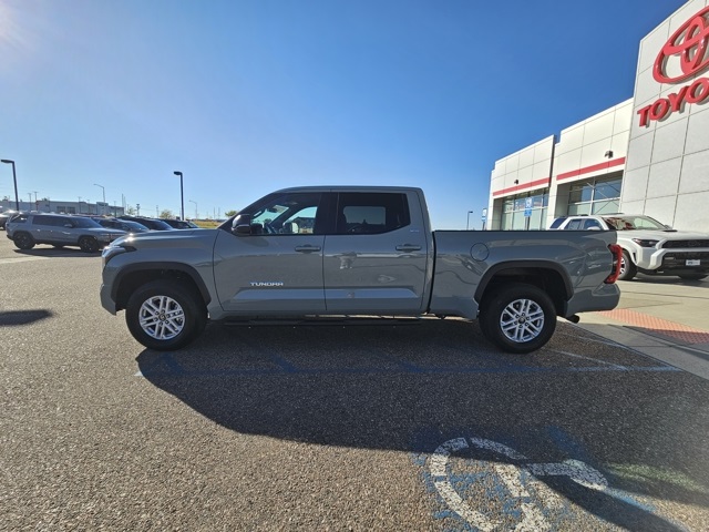 2025 Toyota Tundra SR5 photo 9