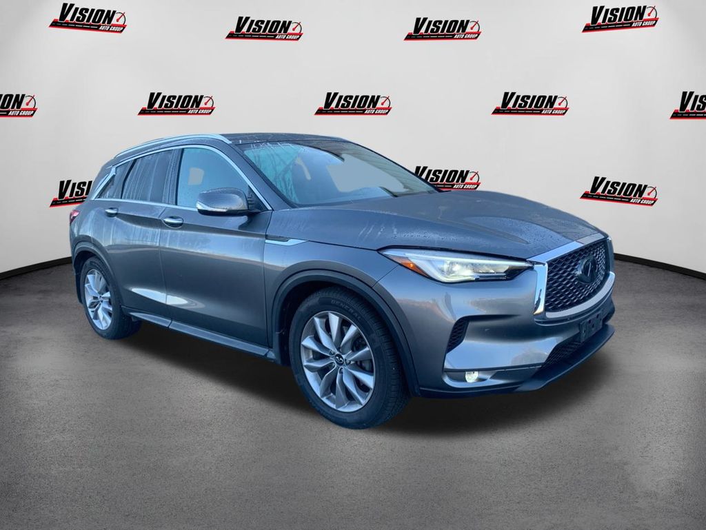 2020 Infiniti QX50 Luxe AWD photo 3