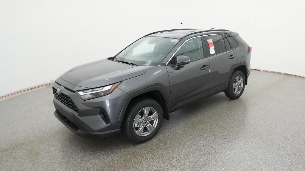 2025 Toyota RAV4 XLE's photo