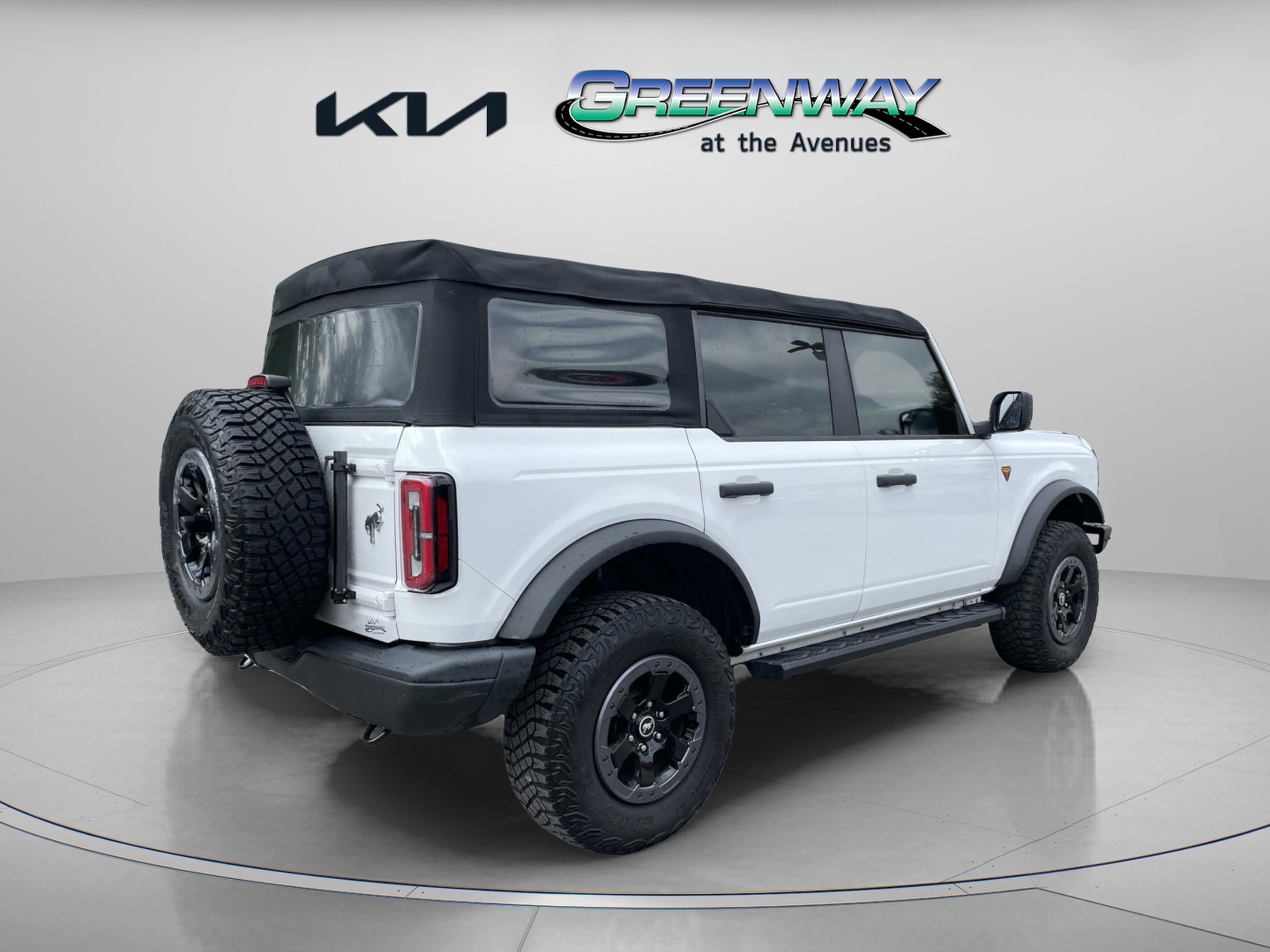 2022 Ford Bronco Badlands photo 4