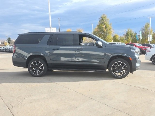 2021 Chevrolet Suburban RST photo 3