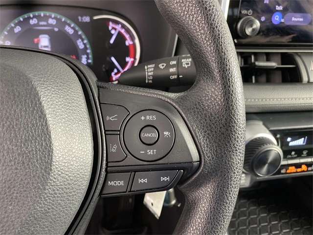 2023 Toyota RAV4 LE photo 14