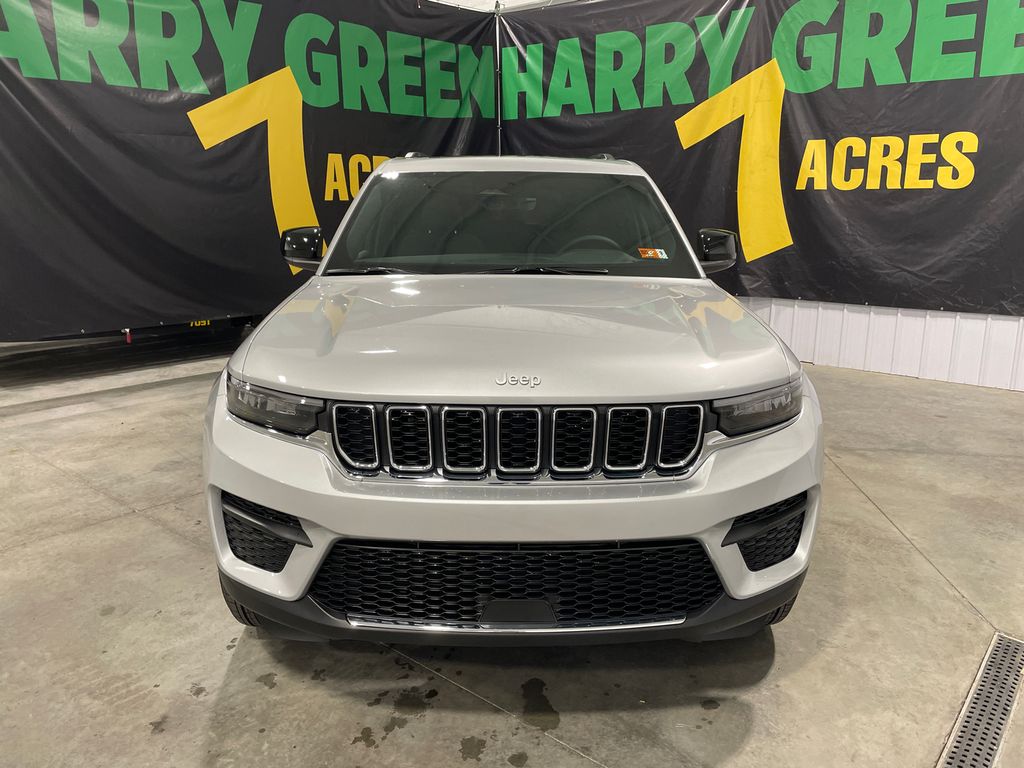 2025 Jeep Grand Cherokee Laredo X photo 2