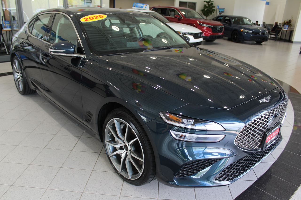 2025 Genesis G70 2.5T photo 3